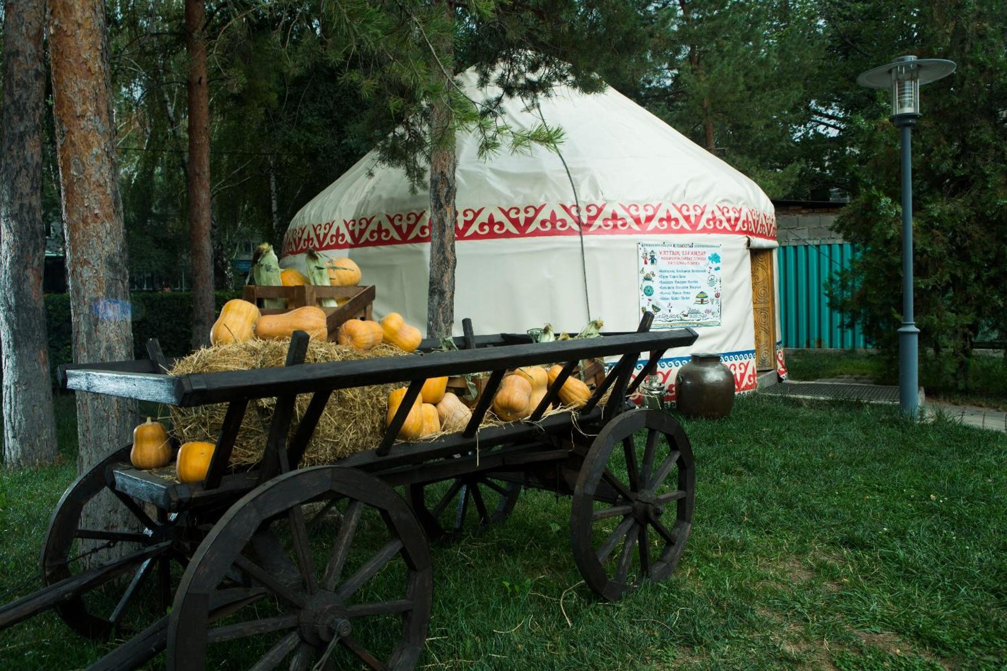 Saraishyq Hotel Almatı Dış mekan fotoğraf